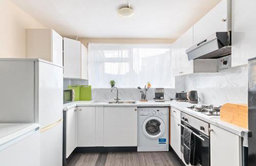 House - Sleeps up to 10 & Free Parking - Foto 21