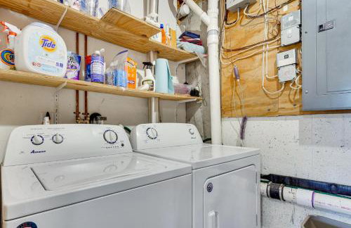 Waterfront Lake George Lodge with Boat Dock and Deck! - Foto 24