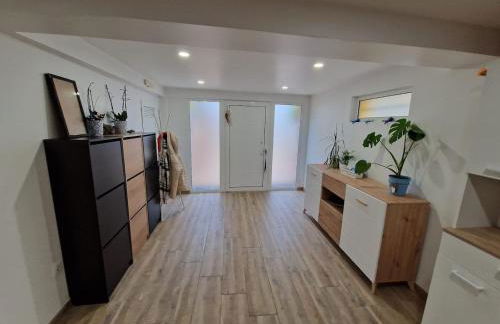 Pool House Minutes from Beach - Photo 29