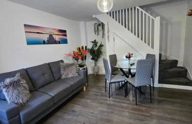 Luxury one bedroom maisonette with extra connected bedroom in Stevenage centre - Foto 1