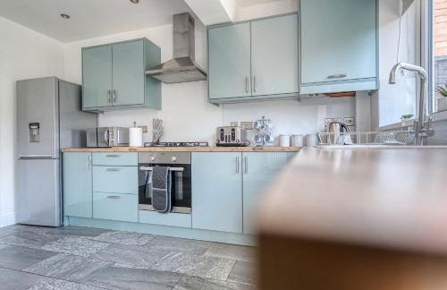 The Moseley House 4BR with Free Parking - Foto 24