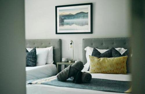 Bear House Catskills Cabin- Private Pool, Pond, Hot Tub, Dog-Friendly Sleeps 9 Adults - Foto 11