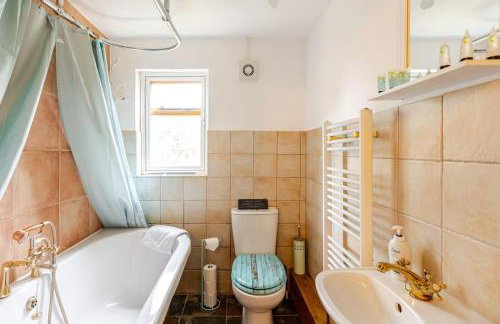 Beautiful 17th Century Cottage - Photo 41