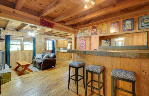 Relax By the Fire Family Gem with Porch in Afton! - Foto 5