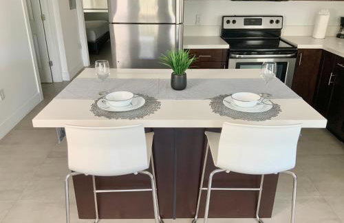 Spacious entire Apartment with Free Parking - Foto 38