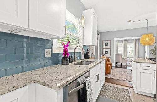 Fresh, Contemporary 2BR Home in Downtown Royal Oak - Photo 11