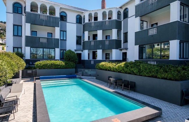 Urban Chic Apartment Close to Waterfront Warwick - Photo 36