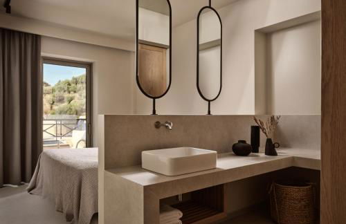 Alamis Hotel & Apartments - Photo 24