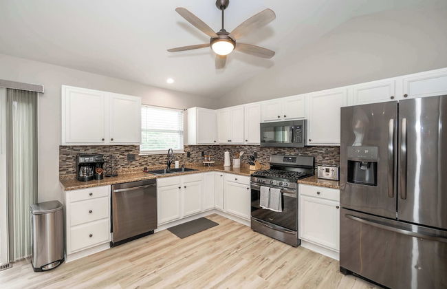 Poolside Paradise Near the Ark - Foto 20