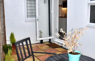 Stylish centrally-located studio with parking - Foto 2