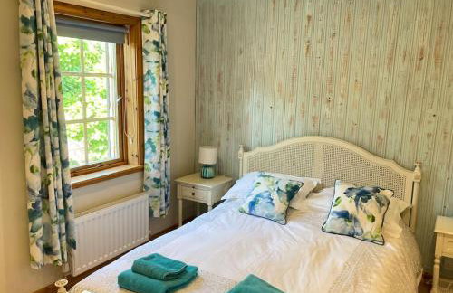 Riverside Cottage with balcony and fishing jetty - Foto 54