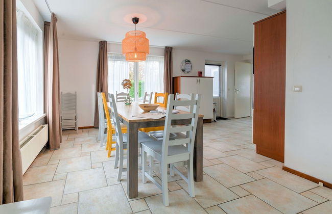 Captivating Holiday Home in Zeewolde near Forest - Photo 26