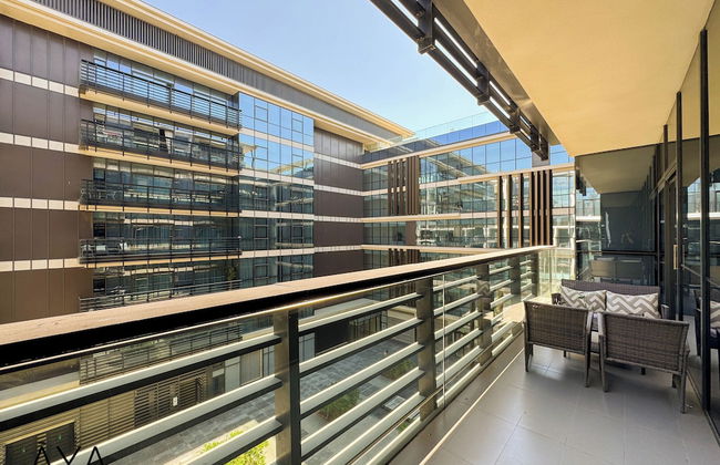 Aya - Sophisticated 1BR Apartment in CityWalk with Views - Photo 27