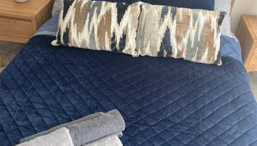 Modern Flat in central Lichfield & secure parking - Photo 5