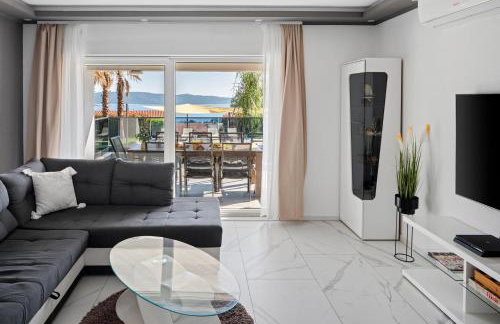 Seaview Villa Stanka with Pool and attached Jacuzzi - Photo 19