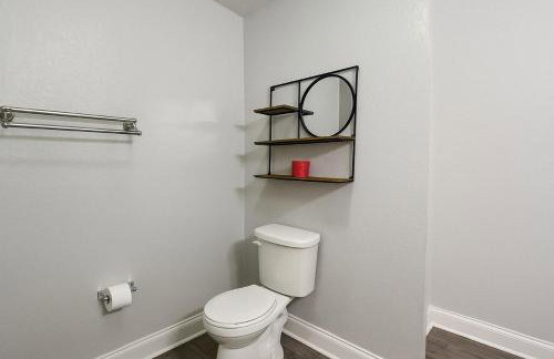 Disney-Area 3BR Townhome | Sleeps 9 | Pool + Gym - Foto 14