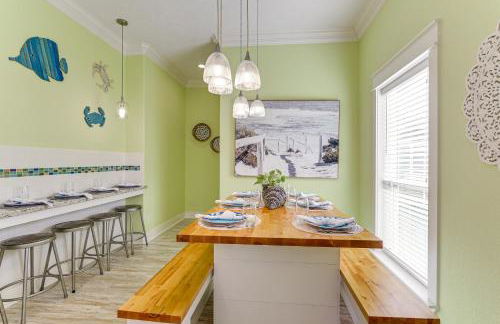 Steps to Shore! Just Beachy Home with Deck and Views - Foto 10