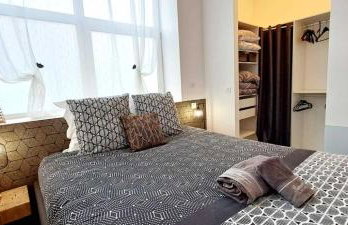 Black&White Home-by So'SerenityHome-Balcon-Parking - Foto 3