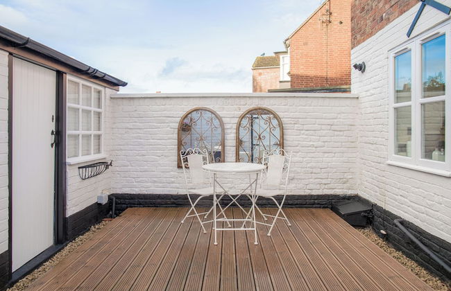 Charming 2 BD House in Tewkesbury Centre - Photo 17