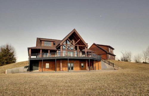 Stunning Private Cabin Getaway with Gorgeous Fireplace near Quincy, Illinois - Foto 1