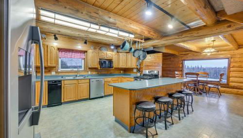 Less Than 1 Mi to Kenai River Spacious Cabin with Deck! - Foto 2