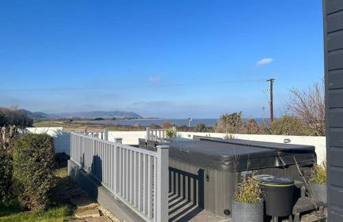 Blue Anchor House - Seaview, Hot Tub Apartments - Photo 39