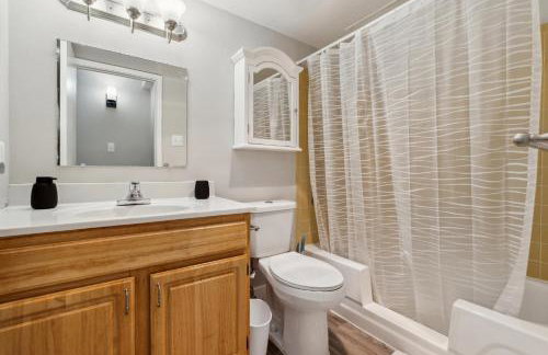 Legacy at Imperial Village 704 I 1 Bed 1 Bath - Foto 14