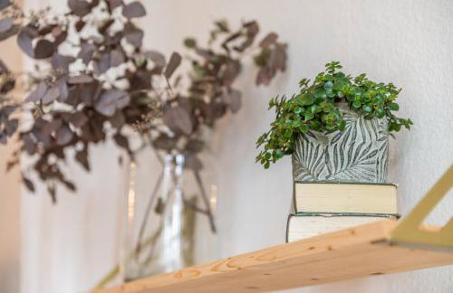 Ruhig - Privatparkplatz - barrierearm Quiet - private car park - low barrier - Photo 10