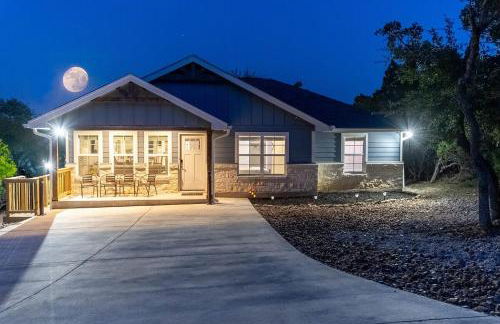 Neon Vibes Outdoor TV Hot Tub Arcade Room - Foto 19