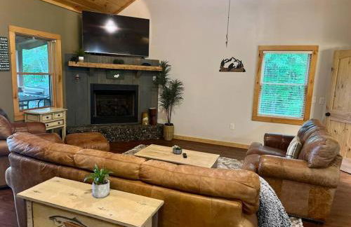 Nantahala Nook, cabin w/hot tub,game room, & wifi - Foto 23