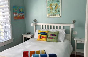 Seahorse Bungalow - Photo 2