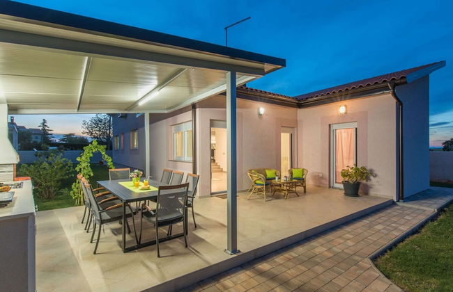 Villa in Novigrad With Private Pool - Foto 1