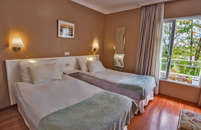 Coral La Quinta Park Suites - Photo 3