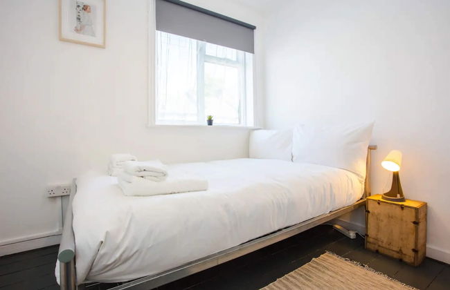 Stylish 4BD House With Private Garden - Stratford - Foto 6