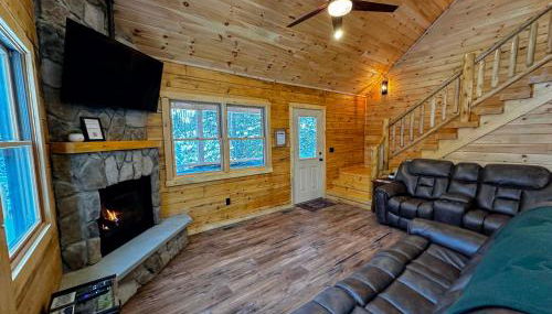 31R Brand new log home on quiet side street in Bethlehem, close to Main Street! 20 min to skiing - Foto 3