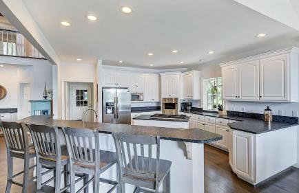 Lucky's Lake House by Avantstay Private Lake Bar - Photo 8