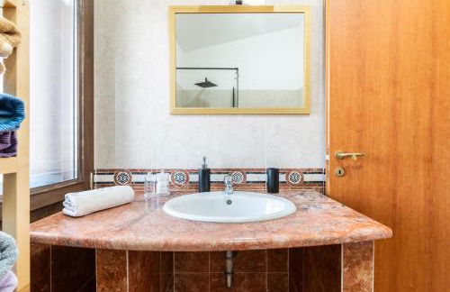 Deep Blue Sea - Photo 43