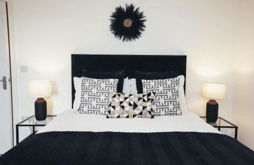 BIG DISCOUNTS THIS WEEK Free Parking and WiFi - Photo 2