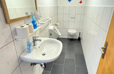 I Apartment 17 Personen - Monteurzimmer - Ferienwohnung, Großköllnbach - Foto 17