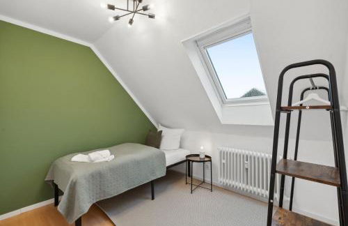 APARTMENT in Isenbüttel - 90m2, 3 Zi, 5 Einzelbetten, Free Coffee, WiFi & Parking - 24h CHECK IN - Foto 7
