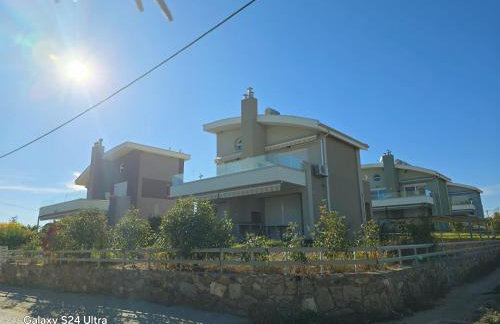 Angelo Apartments - Photo 3