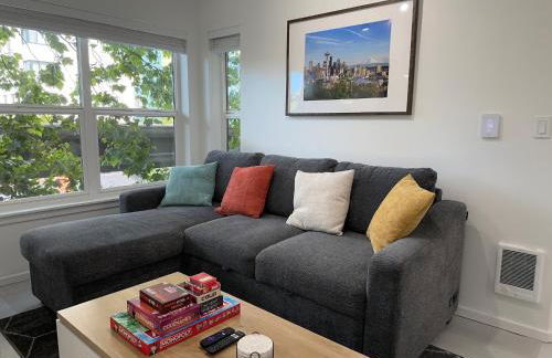 Modern 2Br-2Ba Belltown Condo with Free Garage Parking - Foto 12