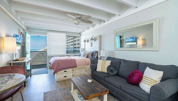 Coral Cove Beachfront Condo for 3 w/ Onsite Pool - Foto 2, Habitación