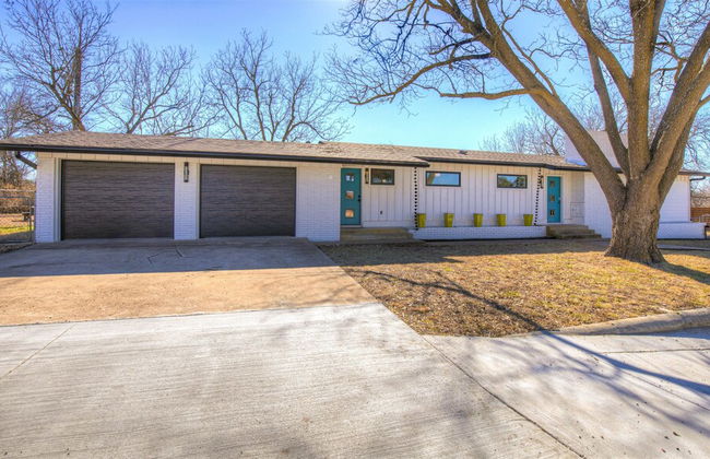 Stunning Home-right Across From Albert Dance Hall! - Foto 42