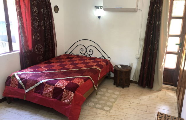 Villa with Heated Pool - Photo 2