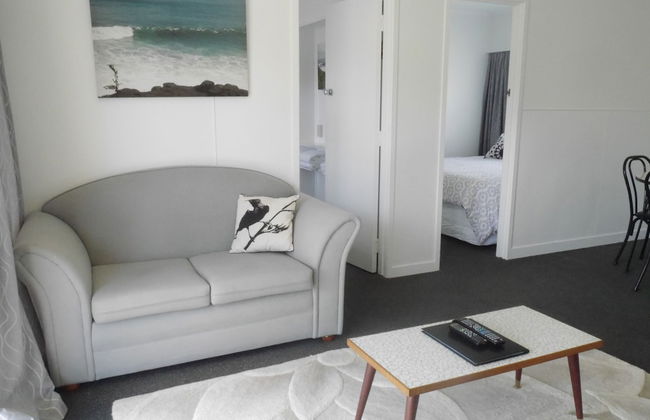 Raglan Palm Beach Motel - Photo 39