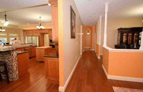 9 Bedroom Saratoga Retreat, In-Ground Heated Pool, HotTub, Firepit, Gourmet Kitchen, Private Office - Foto 48