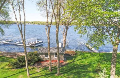 Immerse in Luxury Grand 5BR Lakefront Haven Views - Foto 8