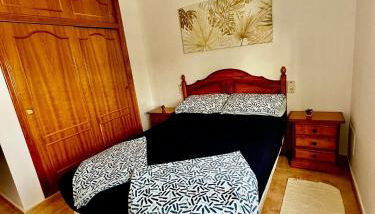 Bungalow Carabassi Mediterraneo 3 Pool and roof terrace - Foto 5, wardrobe