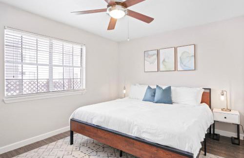 Economy King Bed Suites w Pool, Next to Downtown - Foto 55